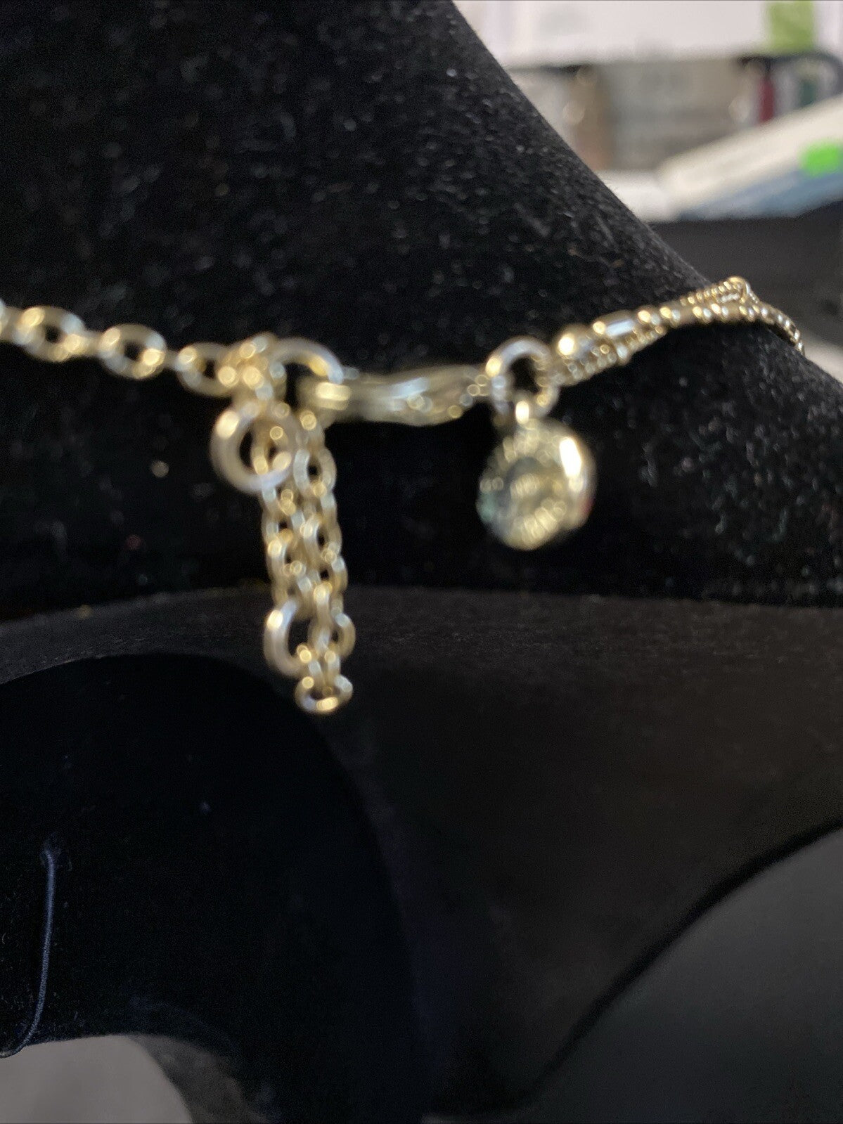 Vintage Elizabeth and James Pendant Necklace