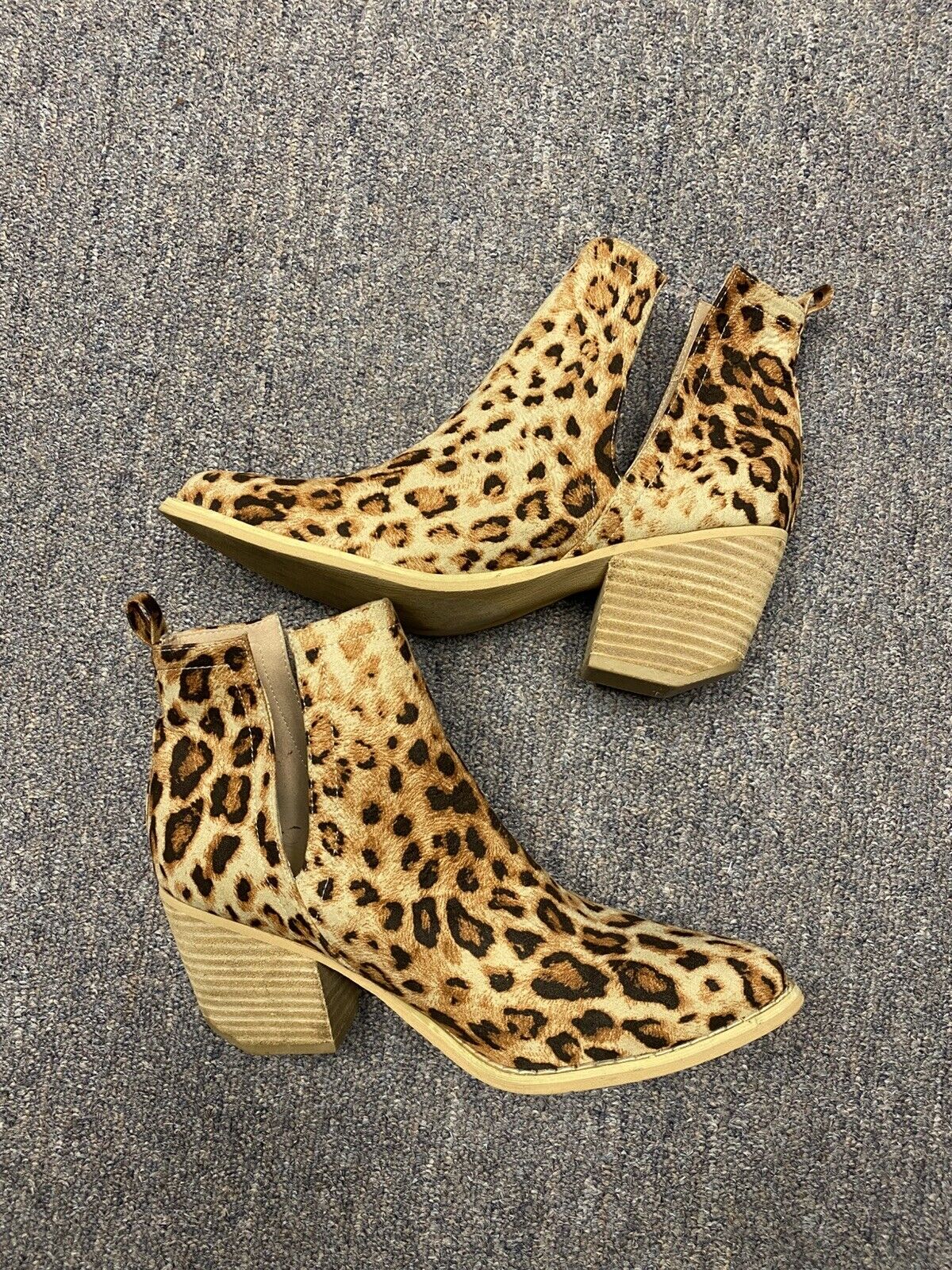 Arider Girl Animal Print V-Cut Booties Womens Size 8