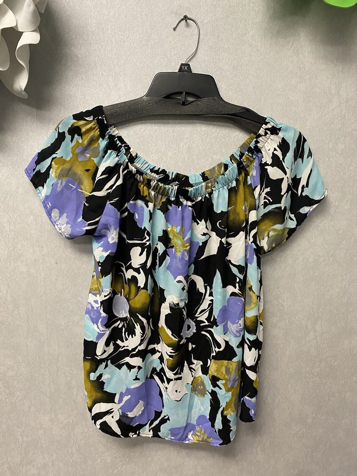 Evereve Allison Joy Floral Light Blue Off the Shoulder Blouse Size Large