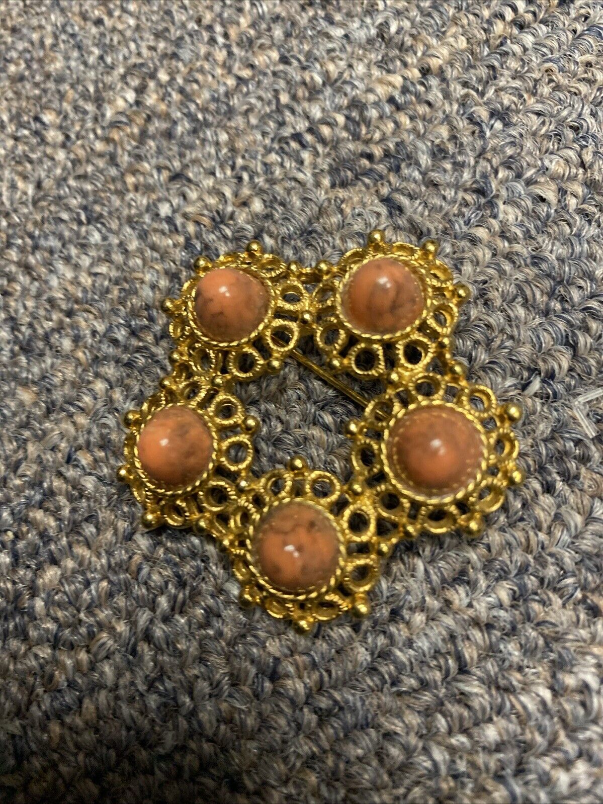 Vintage Sarah Coventry Valencia Brooch Pin Simulated Coral Gold Tone Wreath