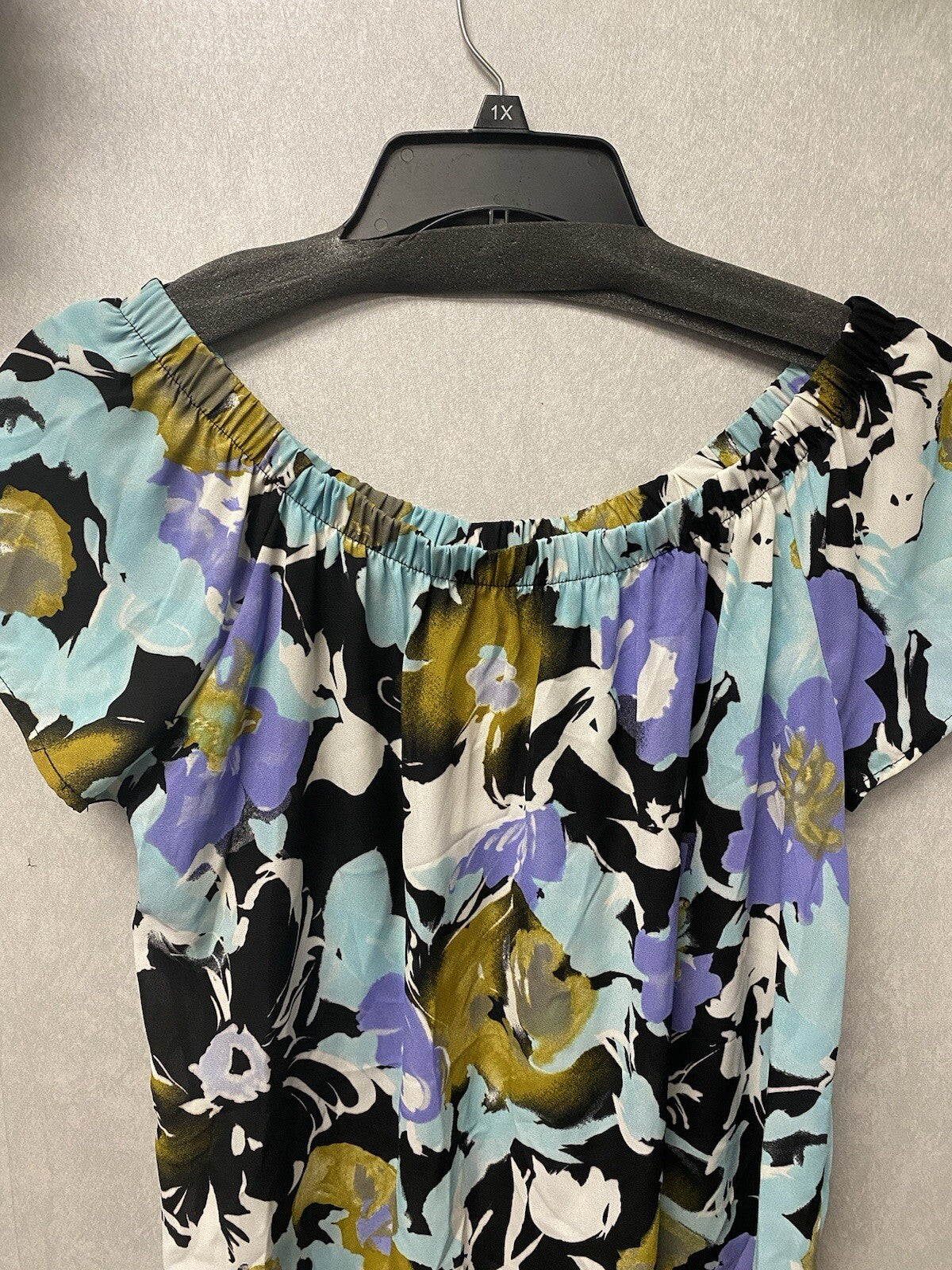 Evereve Allison Joy Floral Light Blue Off the Shoulder Blouse Size Large