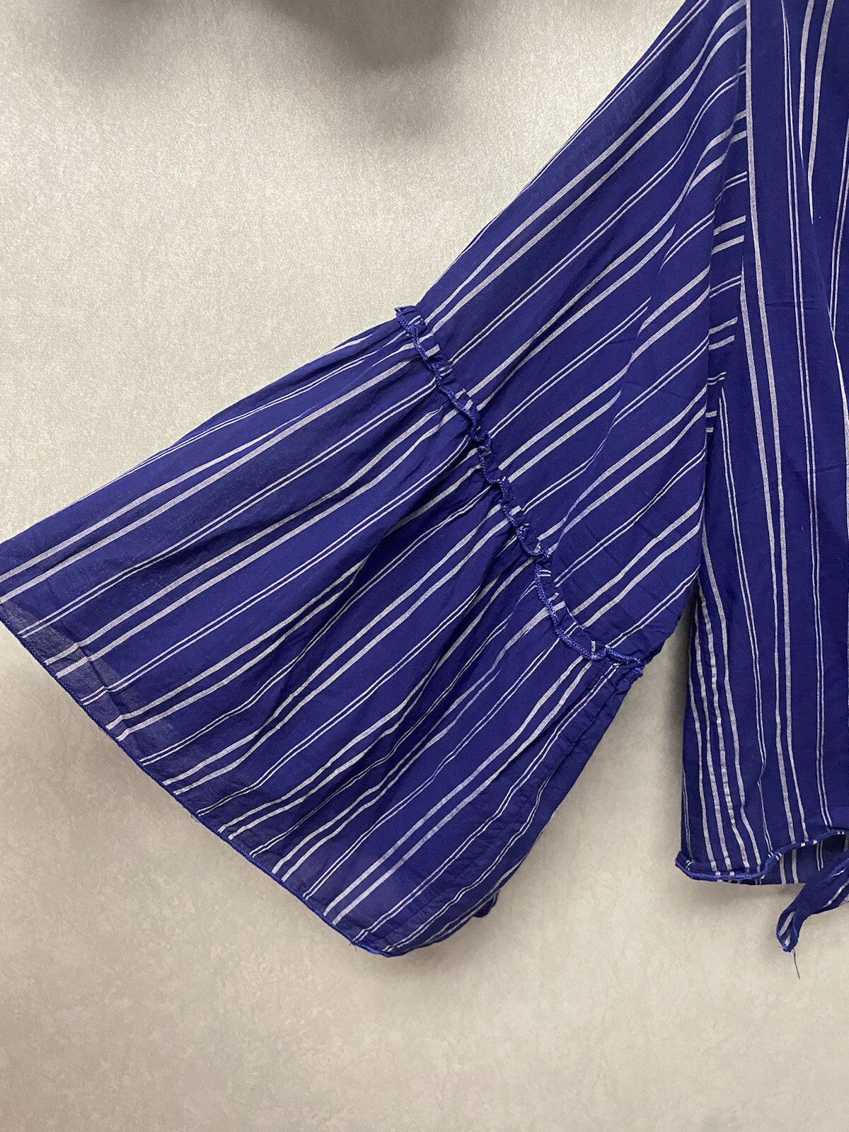 Lavender Field Blouse Blue Striped V-Neck Bell Sleeve Cropped Boho Size Small