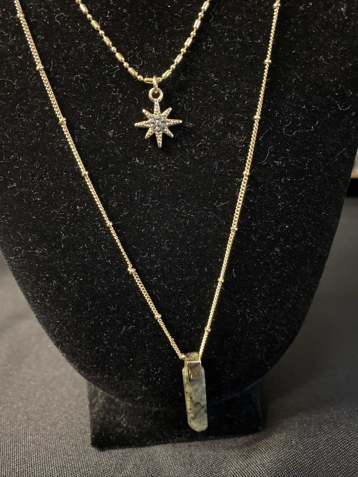 Vintage Elizabeth and James Pendant Necklace