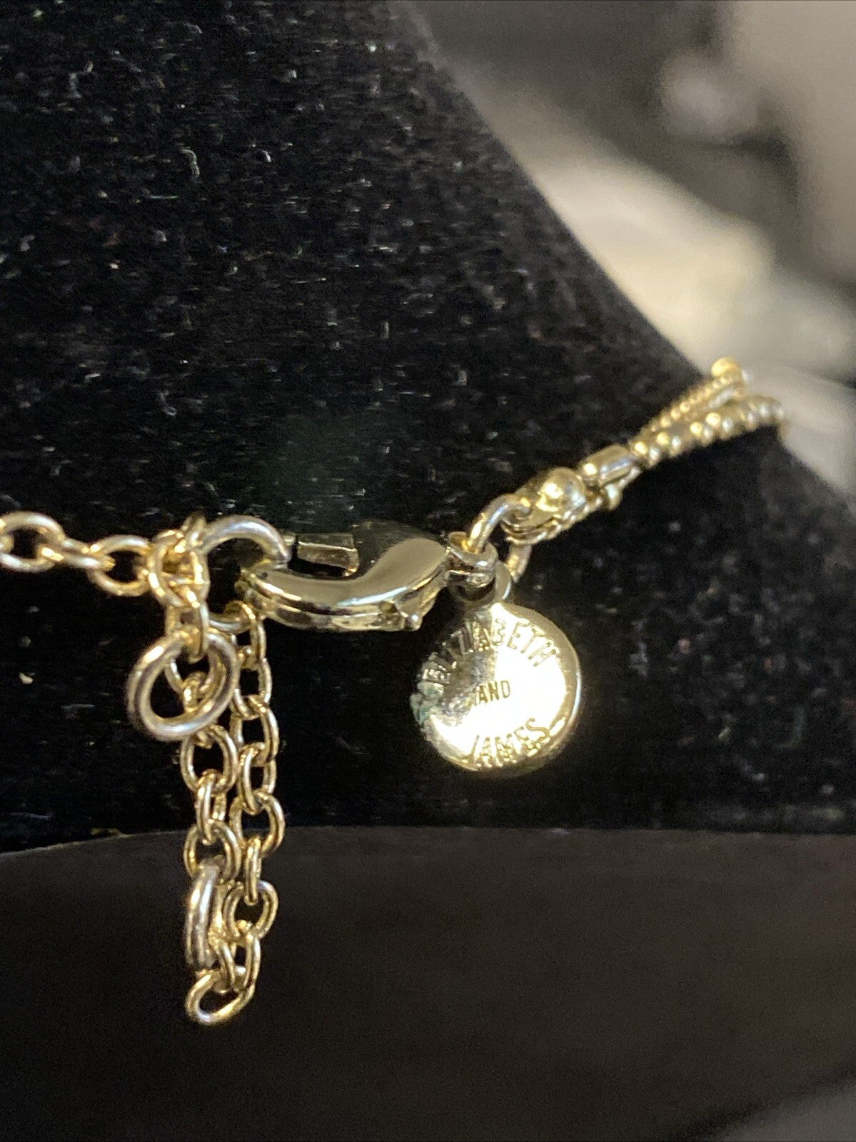 Vintage Elizabeth and James Pendant Necklace