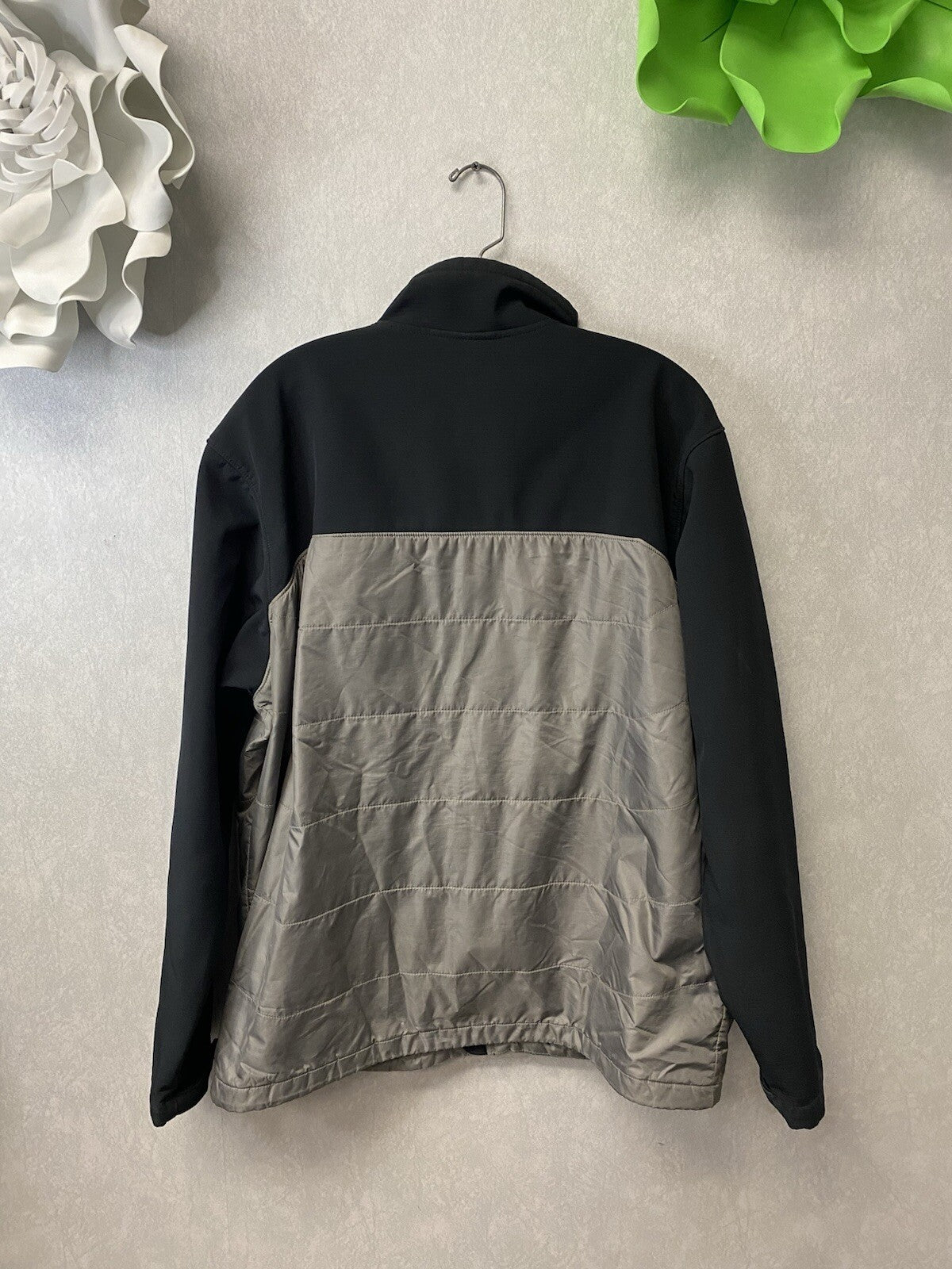Men's Columbia Barlow Pass Softshell Hybrid Jacket Black & Gray Sportswear Sz L