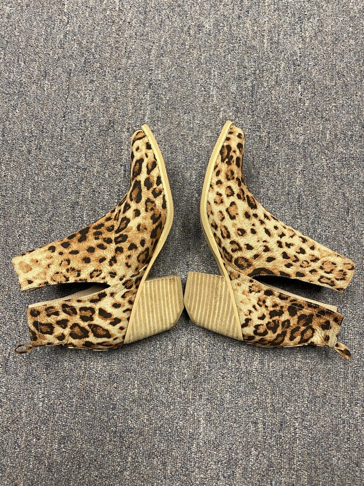 Arider Girl Animal Print V-Cut Booties Womens Size 8