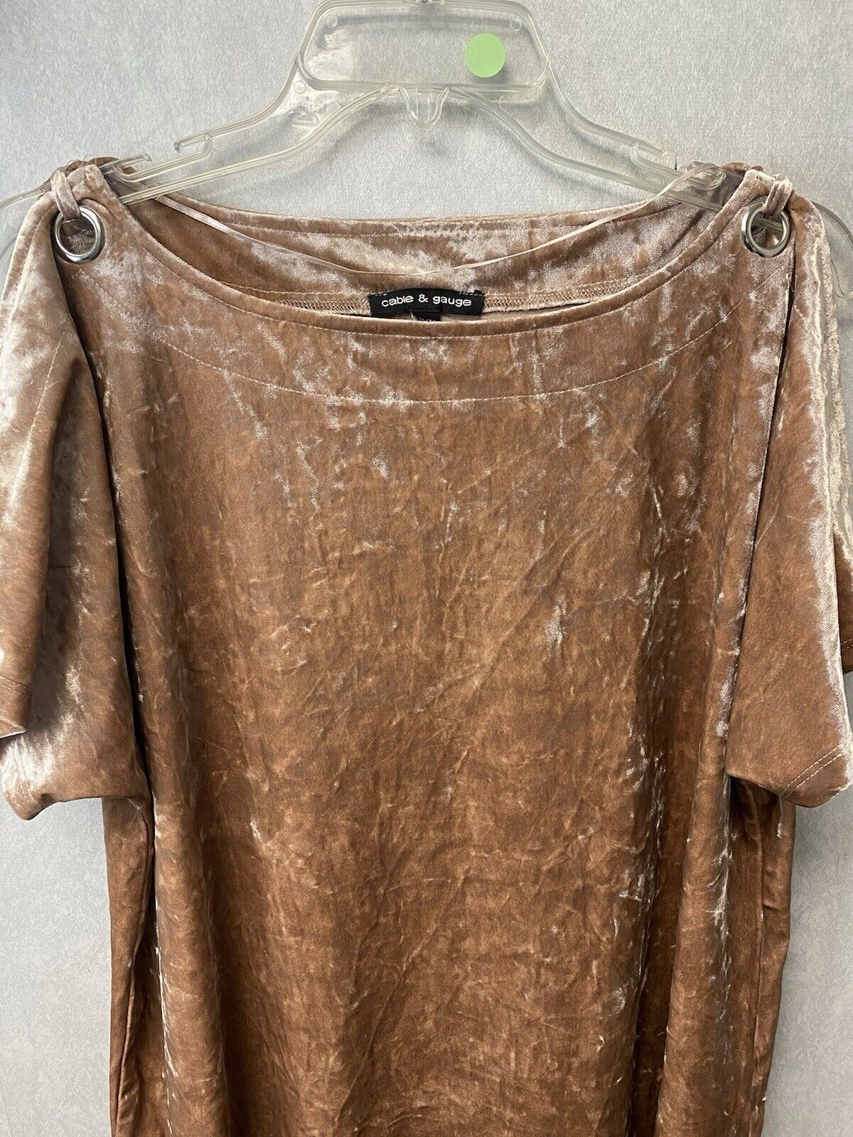 Cable & Gauge Beige Velour Cold Shoulder Top Size XL