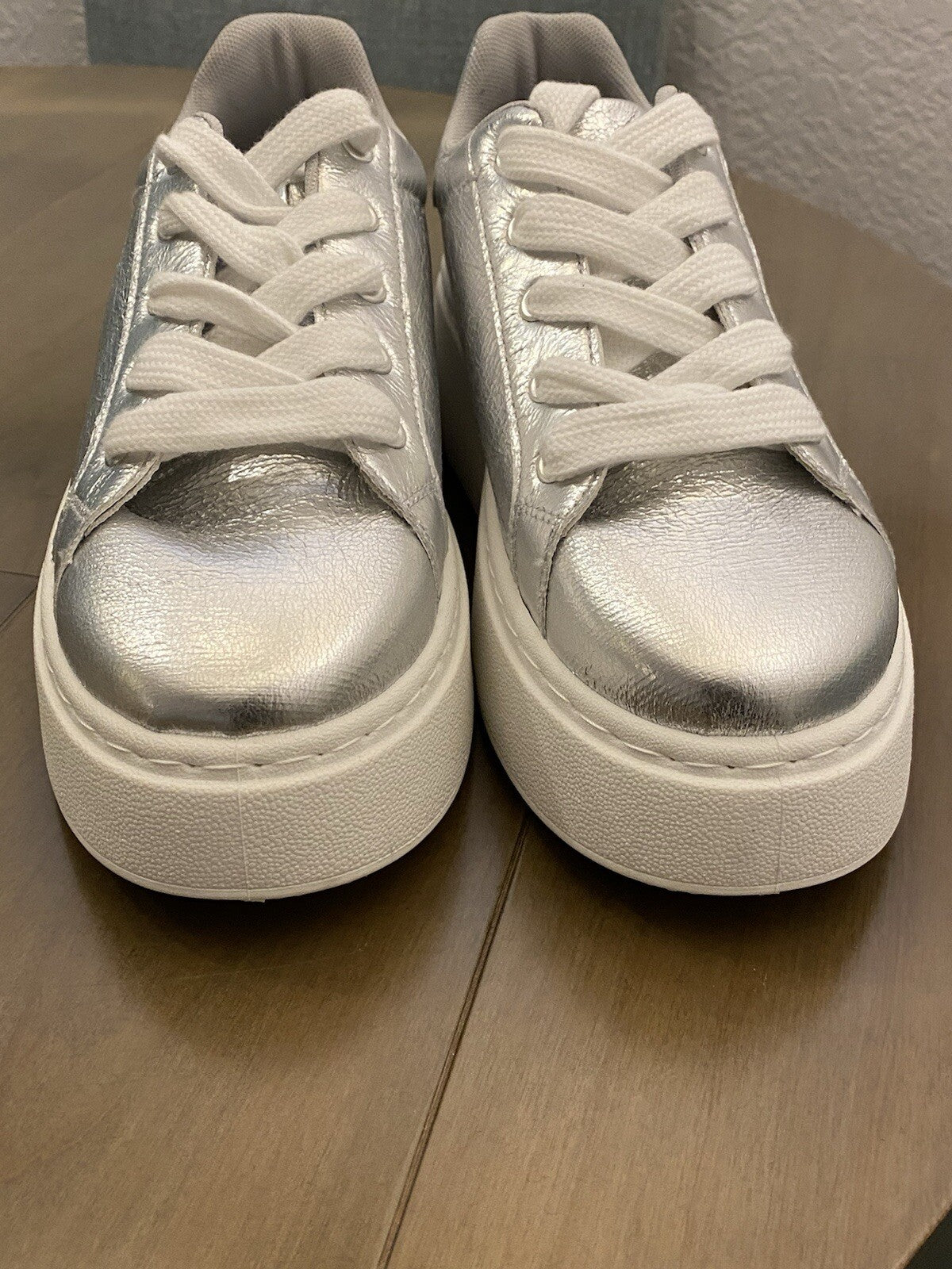 Dirty Laundry Record Metallic Platform Womens Silver Sneakers Size 9.5
