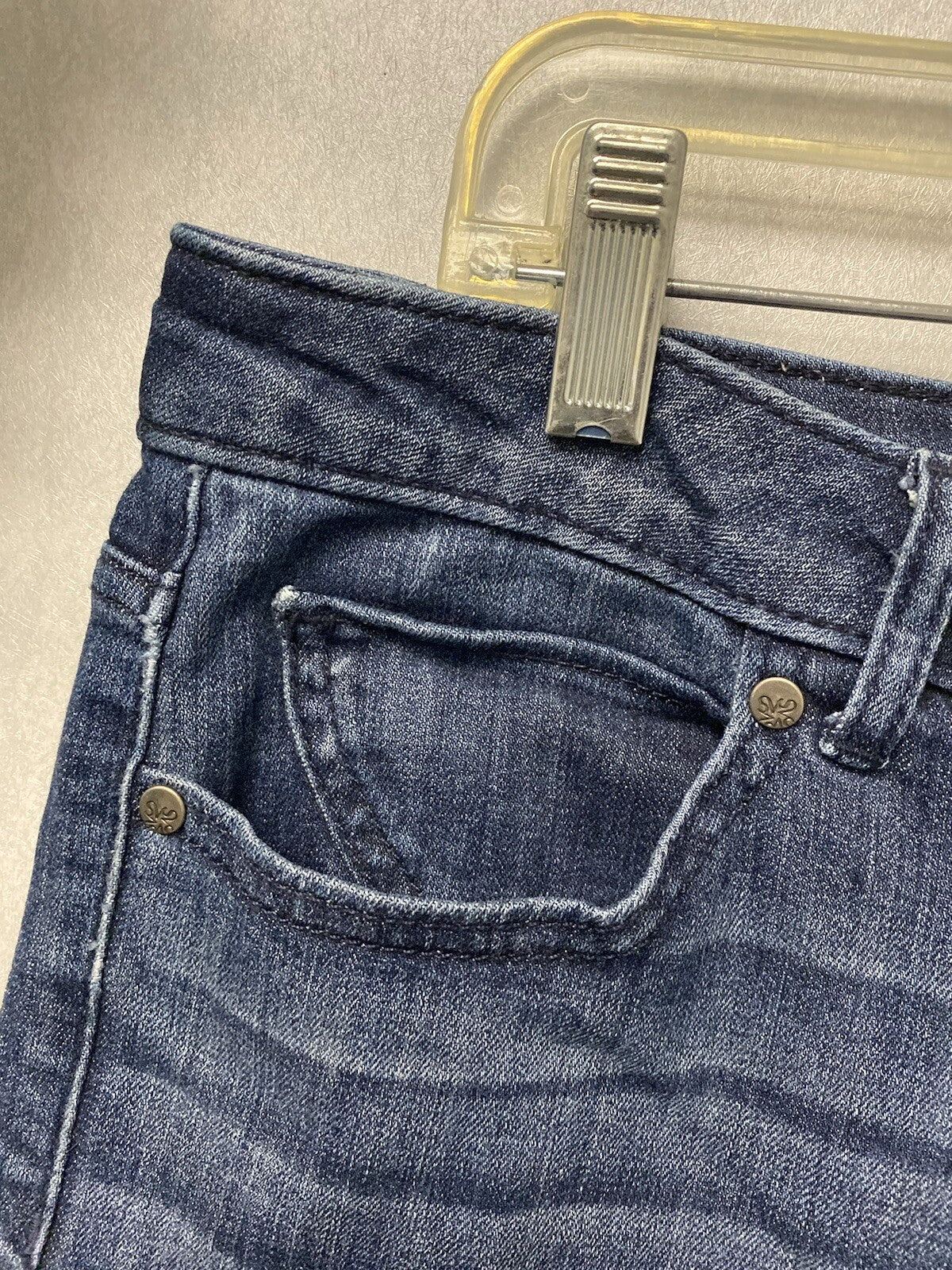 Simply Vera Vera Wang Denim Short Size 12 Mid Rise Stretch Women's
