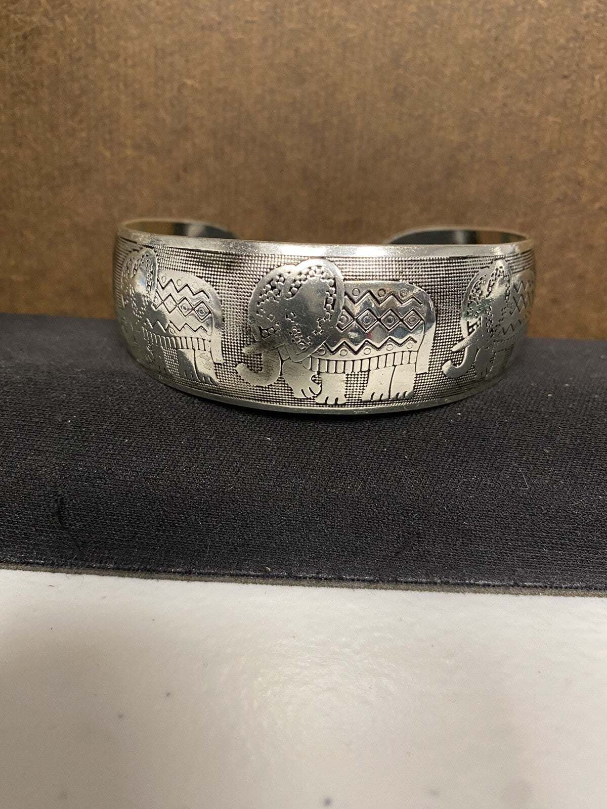 Vintage Retro Silver Plated 5 Elephant Tibetan Thai Fashion Cuff Bangle Bracelet