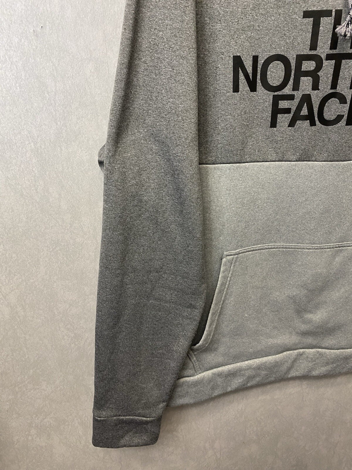 North Face Men's Pullover Hoodie Sweatshirt Medium Gray/ Black Size XL