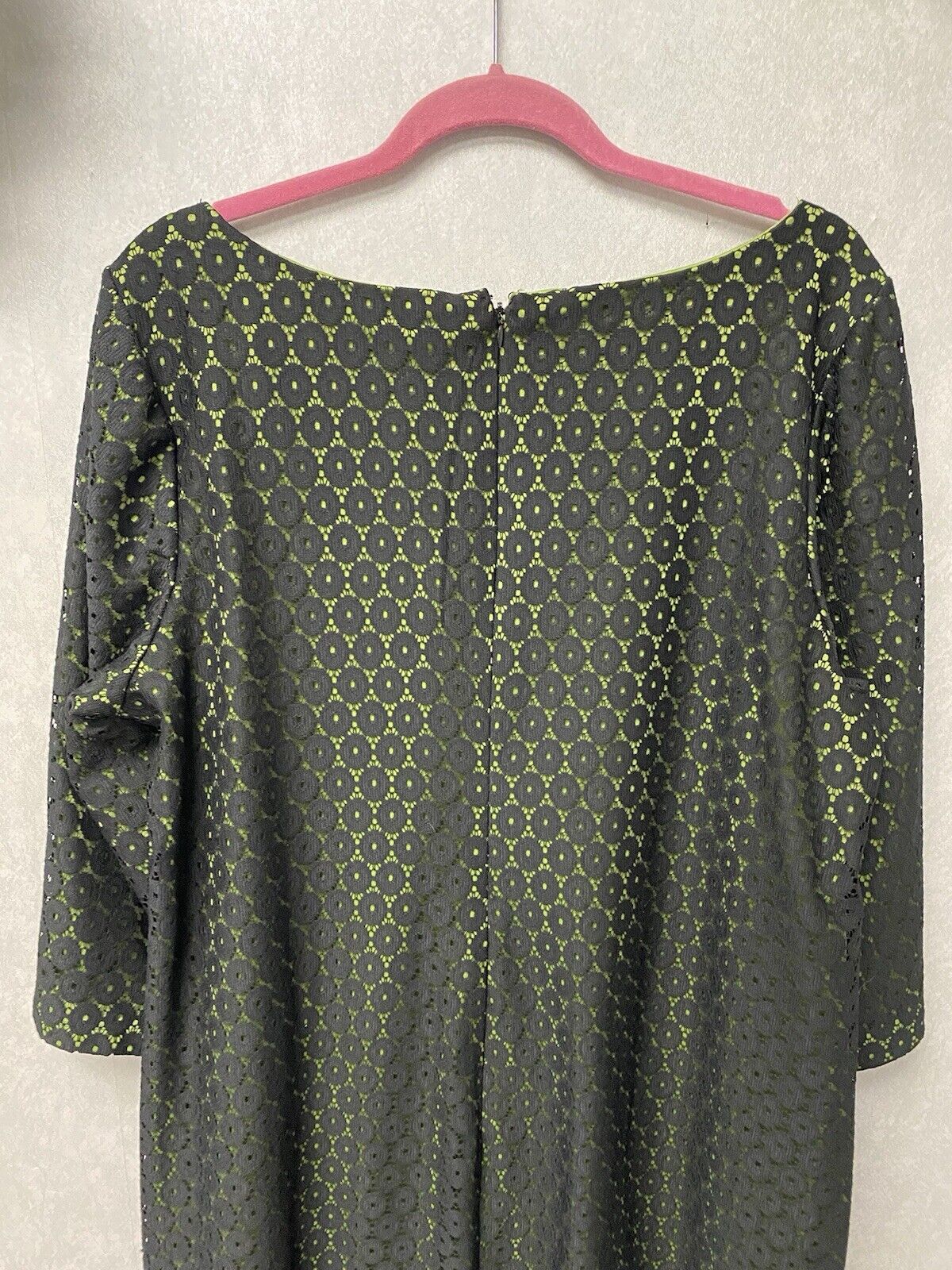Avenue Black/Lime Lace Overlay Dress Size 18/20