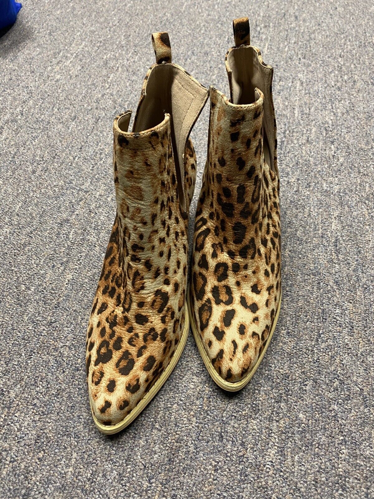 Arider Girl Animal Print V-Cut Booties Womens Size 8