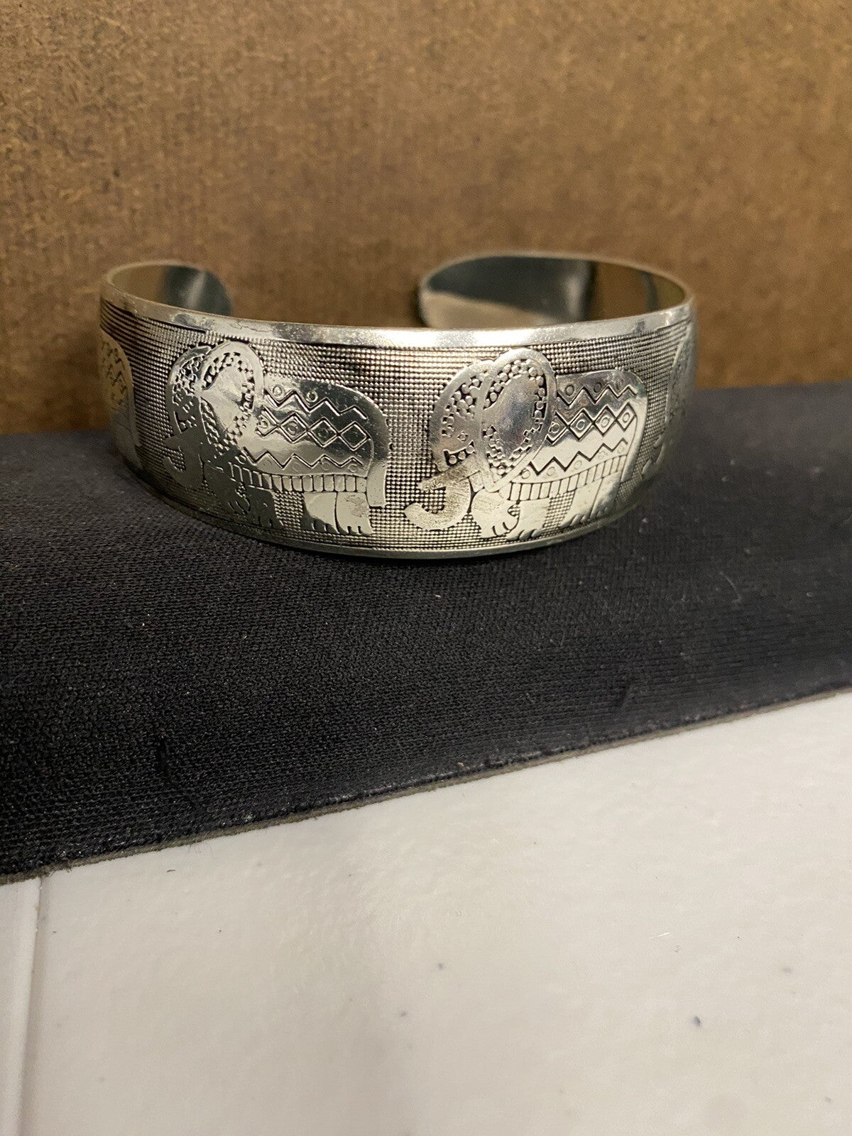 Vintage Retro Silver Plated 5 Elephant Tibetan Thai Fashion Cuff Bangle Bracelet