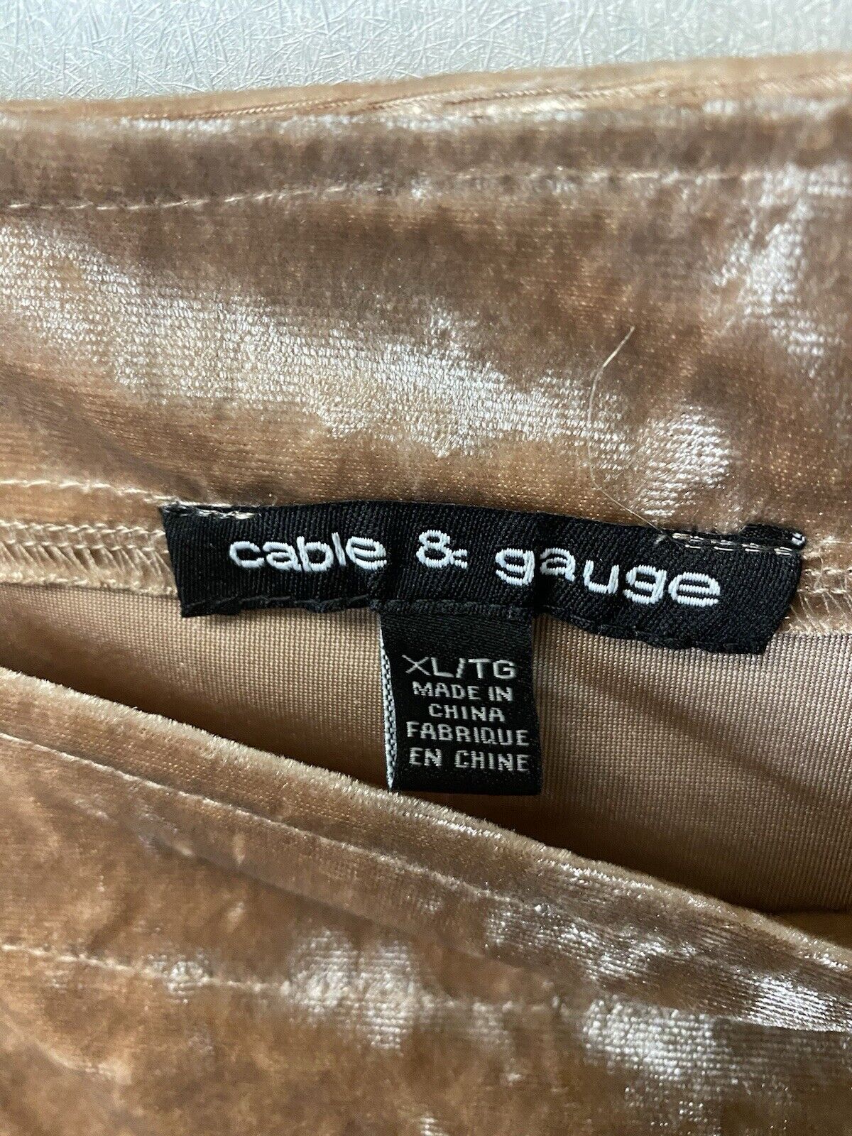 Cable & Gauge Beige Velour Cold Shoulder Top Size XL