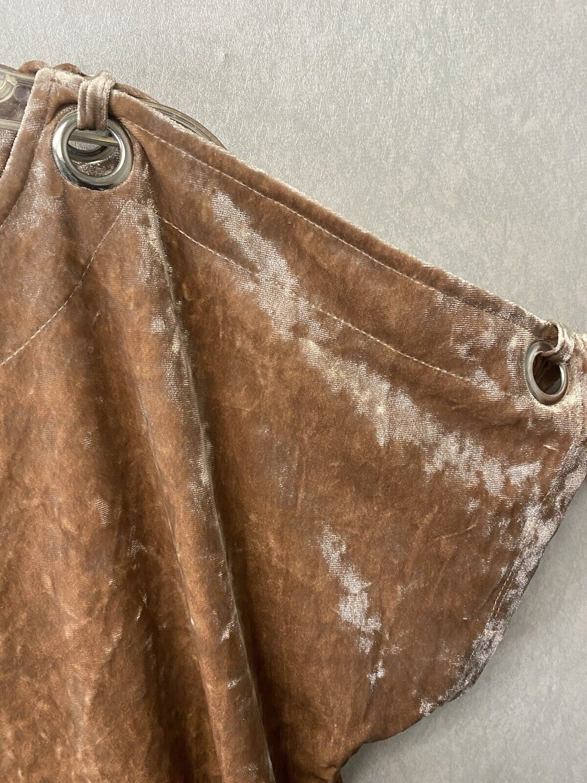 Cable & Gauge Beige Velour Cold Shoulder Top Size XL