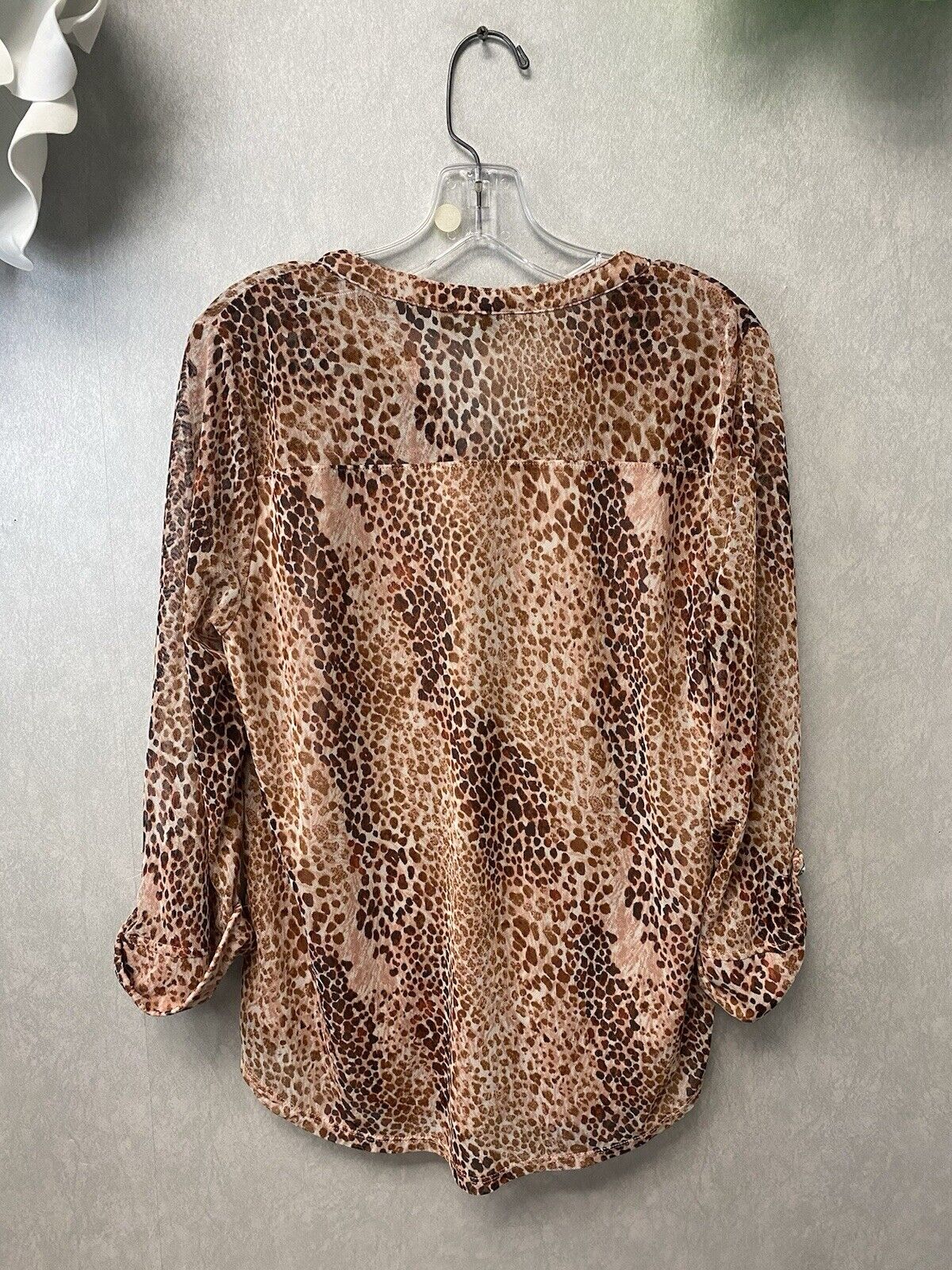 Cocomo Pink Leopard Print Pintuck Plus 3/4 Sleeve Blouse Top Shirt Med VNeck