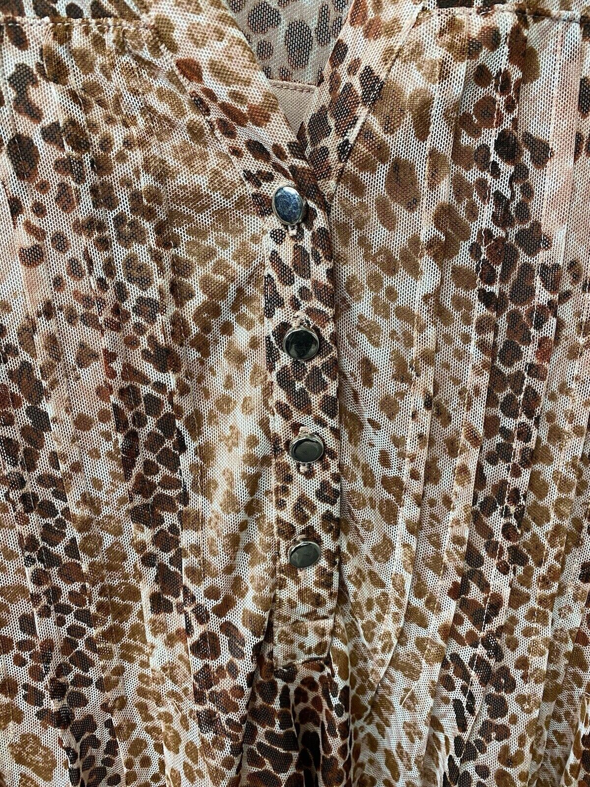 Cocomo Pink Leopard Print Pintuck Plus 3/4 Sleeve Blouse Top Shirt Med VNeck