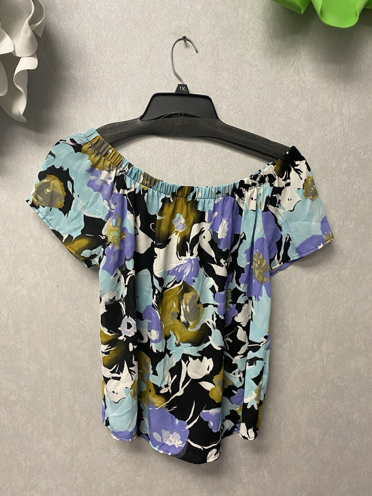 Evereve Allison Joy Floral Light Blue Off the Shoulder Blouse Size Large