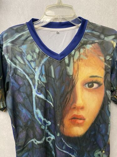 Blue Multi T-shirt Size Large