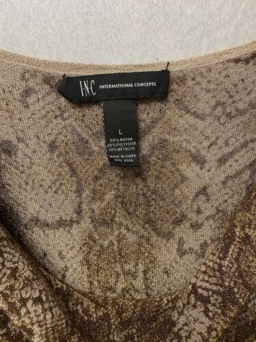 INC  Gold Shimmering Metallic Long Sleeve Lightweight Sweater Size Large