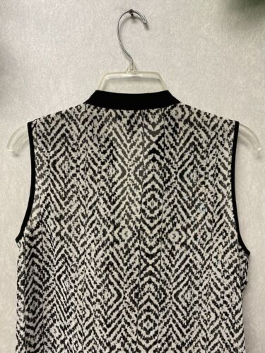 A. Byer Black And White Sleeveless Blouse Size Large