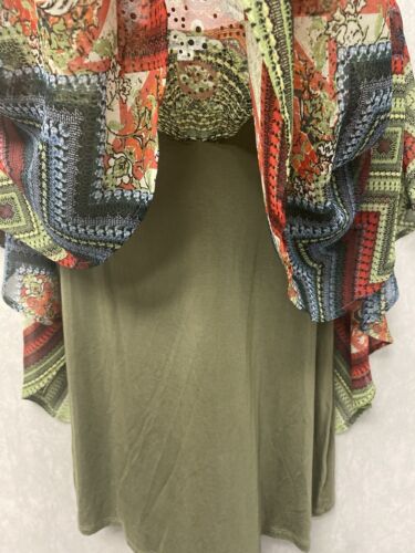 Westport Green/Red Multi Cape Top Size Large