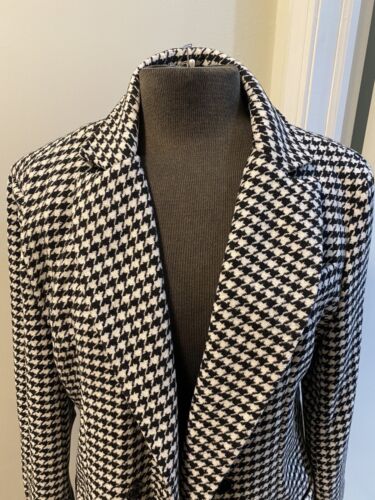 Women's Black and White Houndstooth Blazer, Size Large