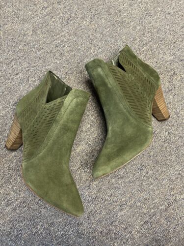 Vince Camuto Women Rotiena Pine Forest Green Suede Heels boots shoes sz 9.5