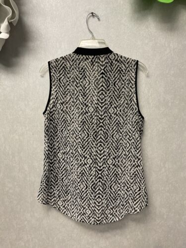 A. Byer Black And White Sleeveless Blouse Size Large