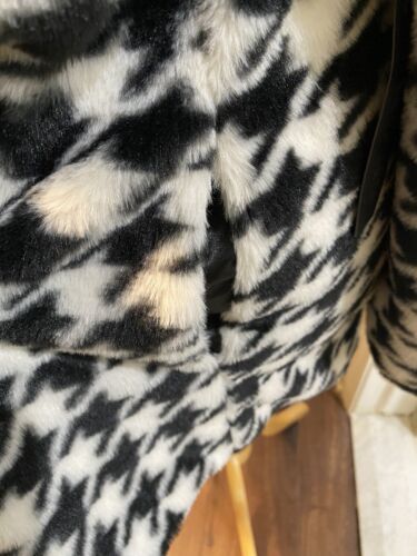 NWT Ellie & Kate Black/White Houndstooth Jacket Faux Fur Hook And Eye Closing XL