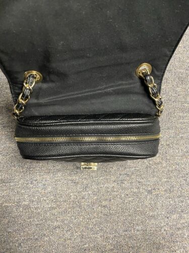 FOREVER 21 Small Black Purse Handbag Crossbody Bag with Gold Chain Polyvinyl