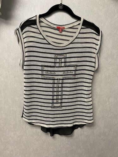 Bongo Black/White Top W/ Cross Studded Accent Size medium