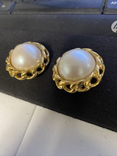 Vintage RIchelieu 1  1/4" round FAUX PEARL gold tone CLIP ON earrings