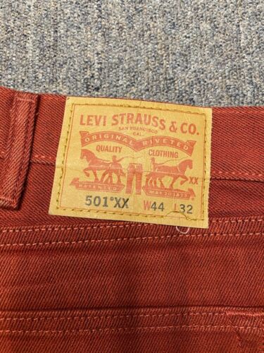 Levis 501 Button Fly Jeans Size 44x32 Mens