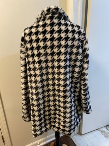 NWT Ellie & Kate Black/White Houndstooth Jacket Faux Fur Hook And Eye Closing XL