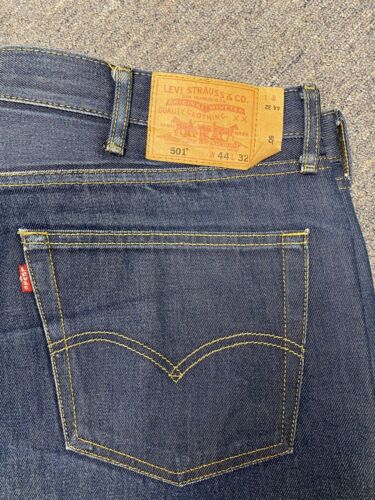 Levis 501 Jeans Mens 44x32 Blue Button Fly Straight Fit 5 Pocket Denim Pants