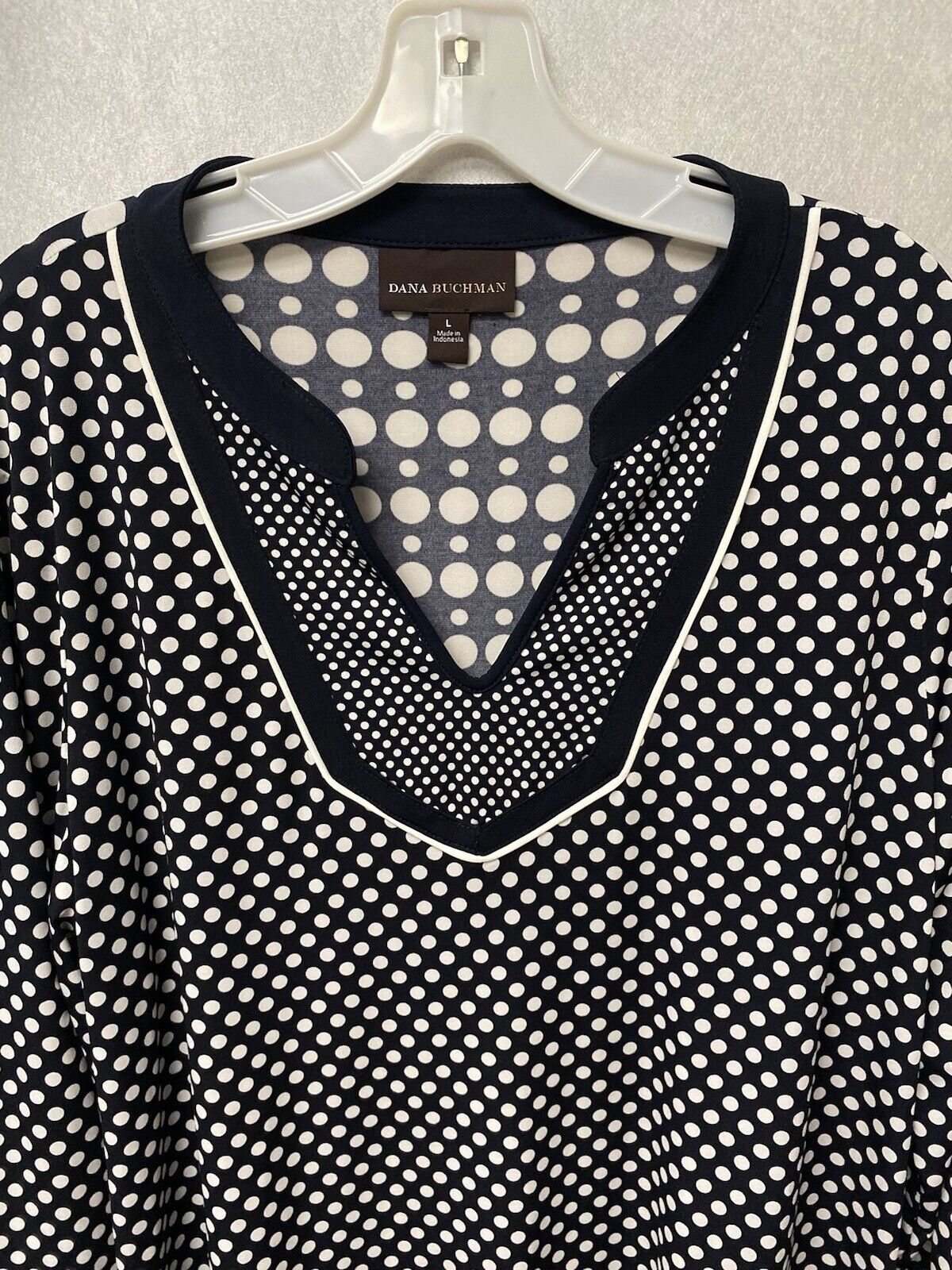 Dana Buchman  Long Sleeve Stretch  Top Navy/white Polka Dot Top Size Large