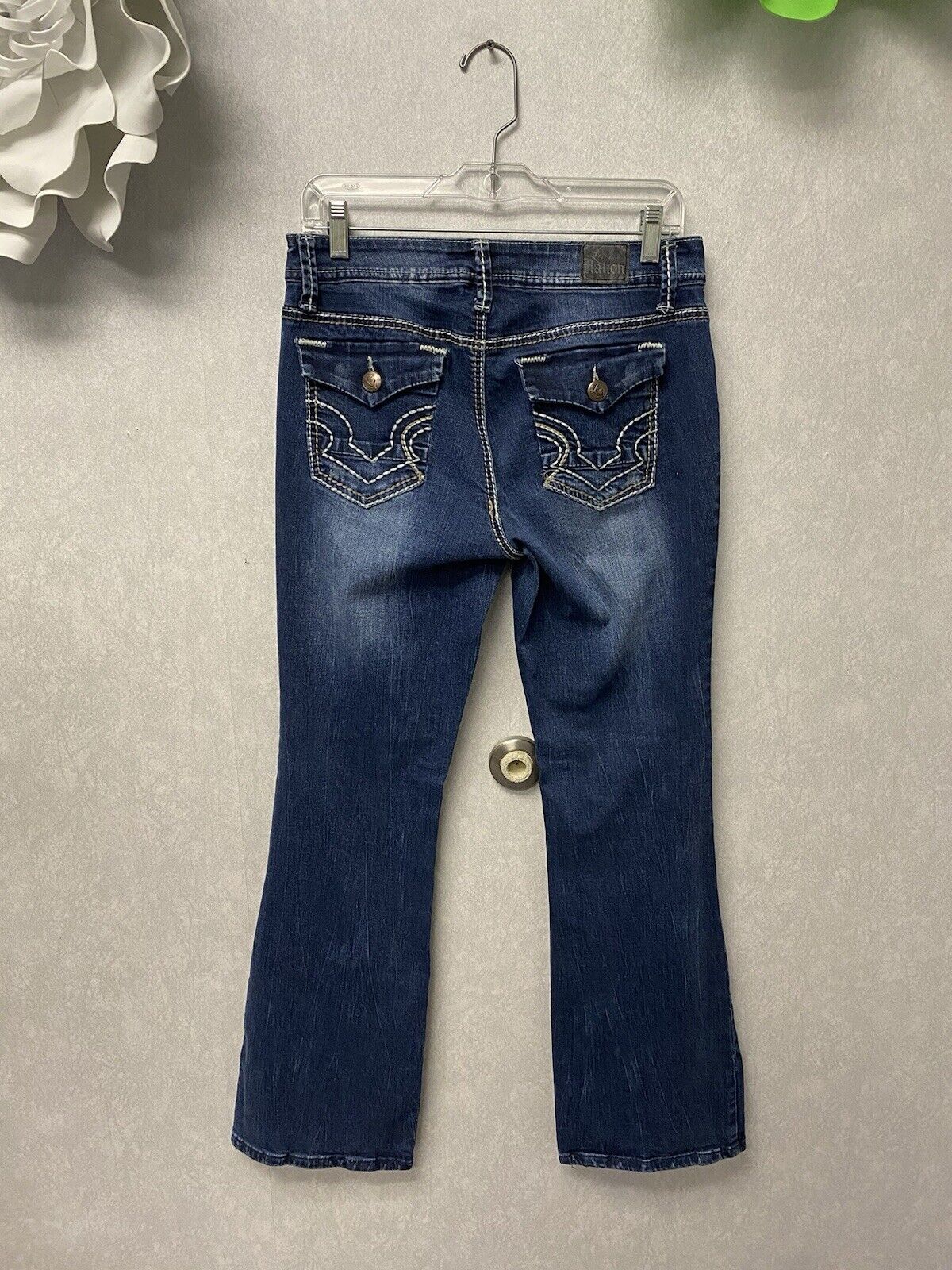 Love Nation Boot Cut Jeans 6 Rhinestone Snowflake Embroidery Stretch Size 6