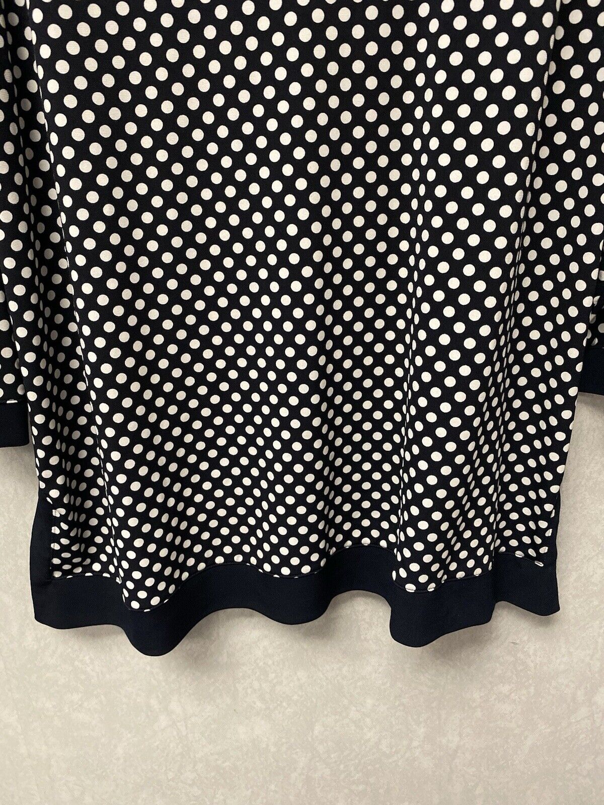 Dana Buchman  Long Sleeve Stretch  Top Navy/white Polka Dot Top Size Large