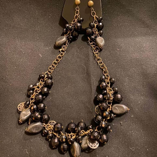 2pc Black/Gold Necklace Set