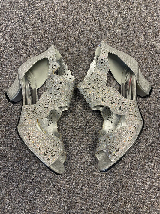 Bella Hanna Sandals Bead Cutout Design Open Toe Heel Zip Block Heel Size 12