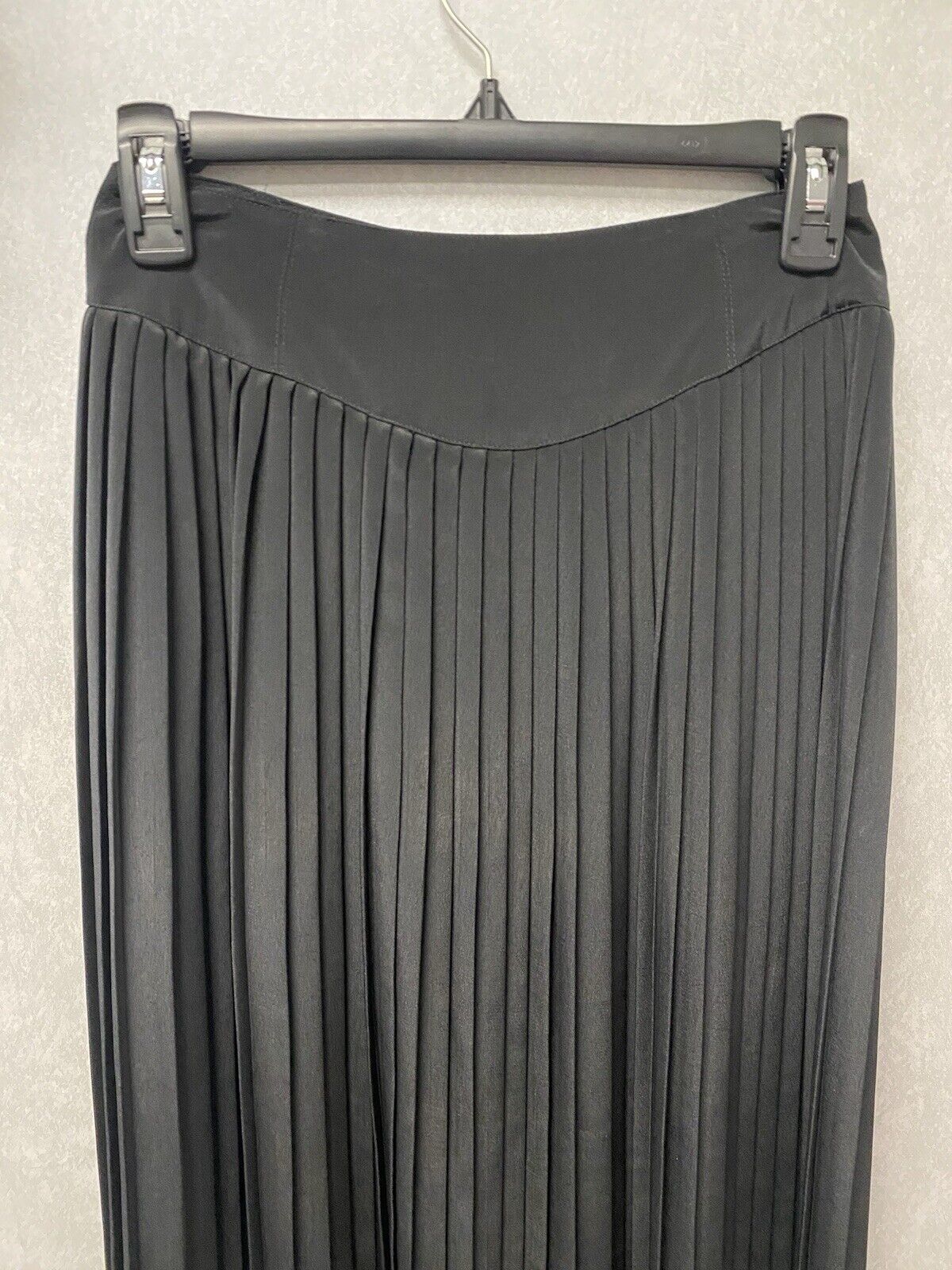 Liz Claiborne Black Pleated Skirt Size 4p