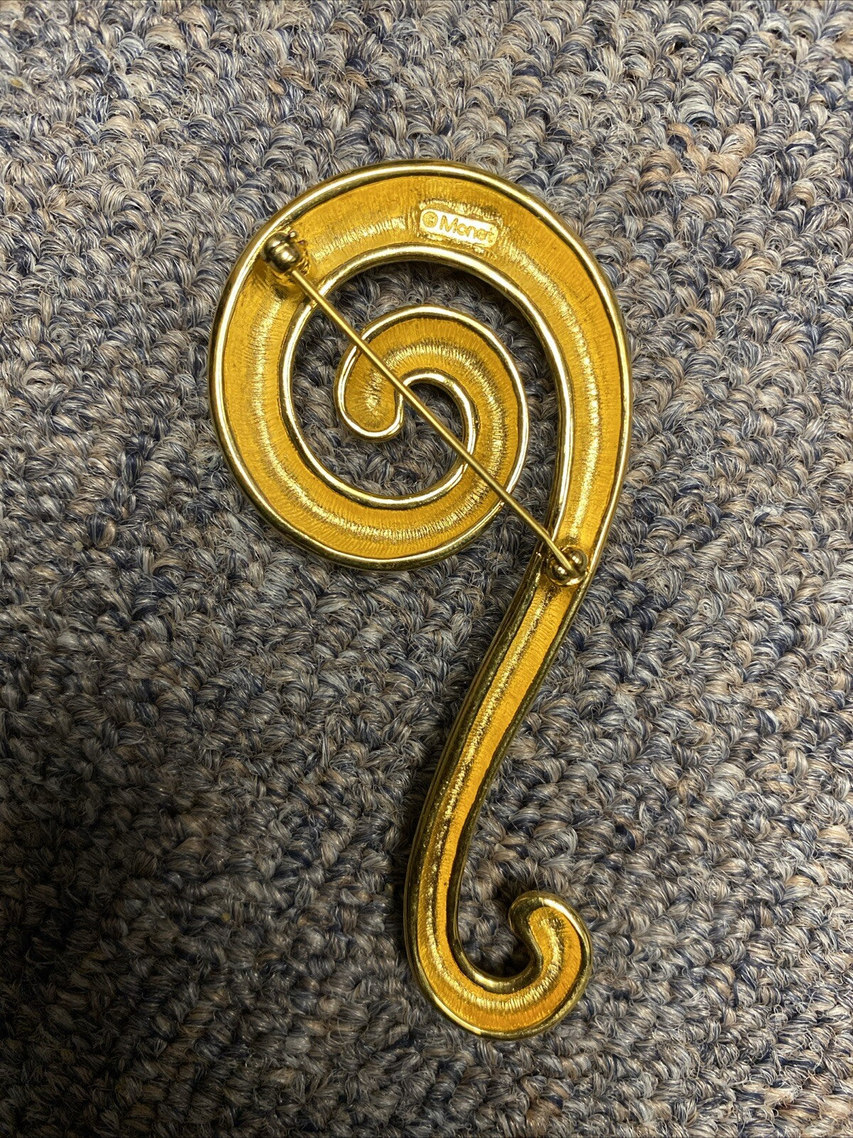 Vintage Monet Swirl Design Abstract Brooch Pin Gold Tone Metal Shiny Signed