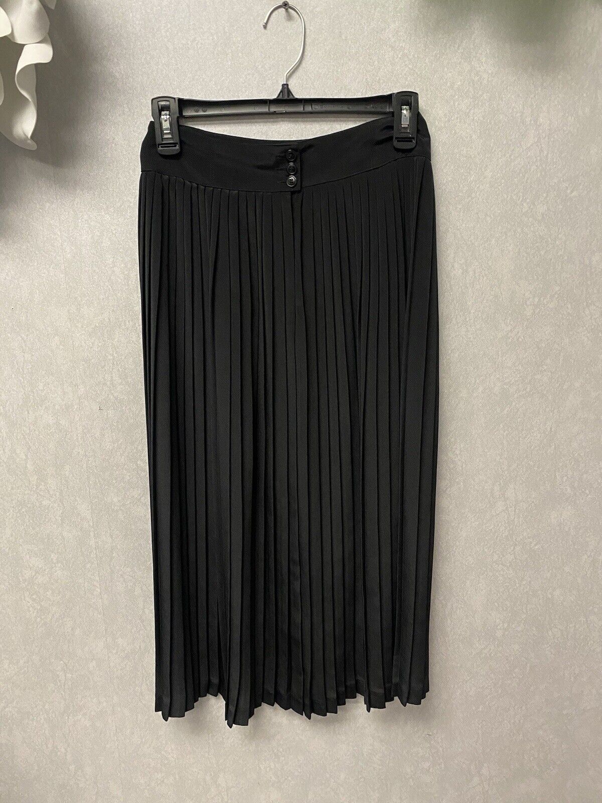 Liz Claiborne Black Pleated Skirt Size 4p